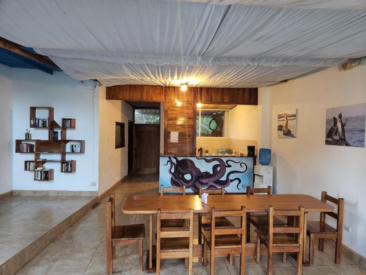 Hotel La Jungla Puerto Villamil Buitenkant foto