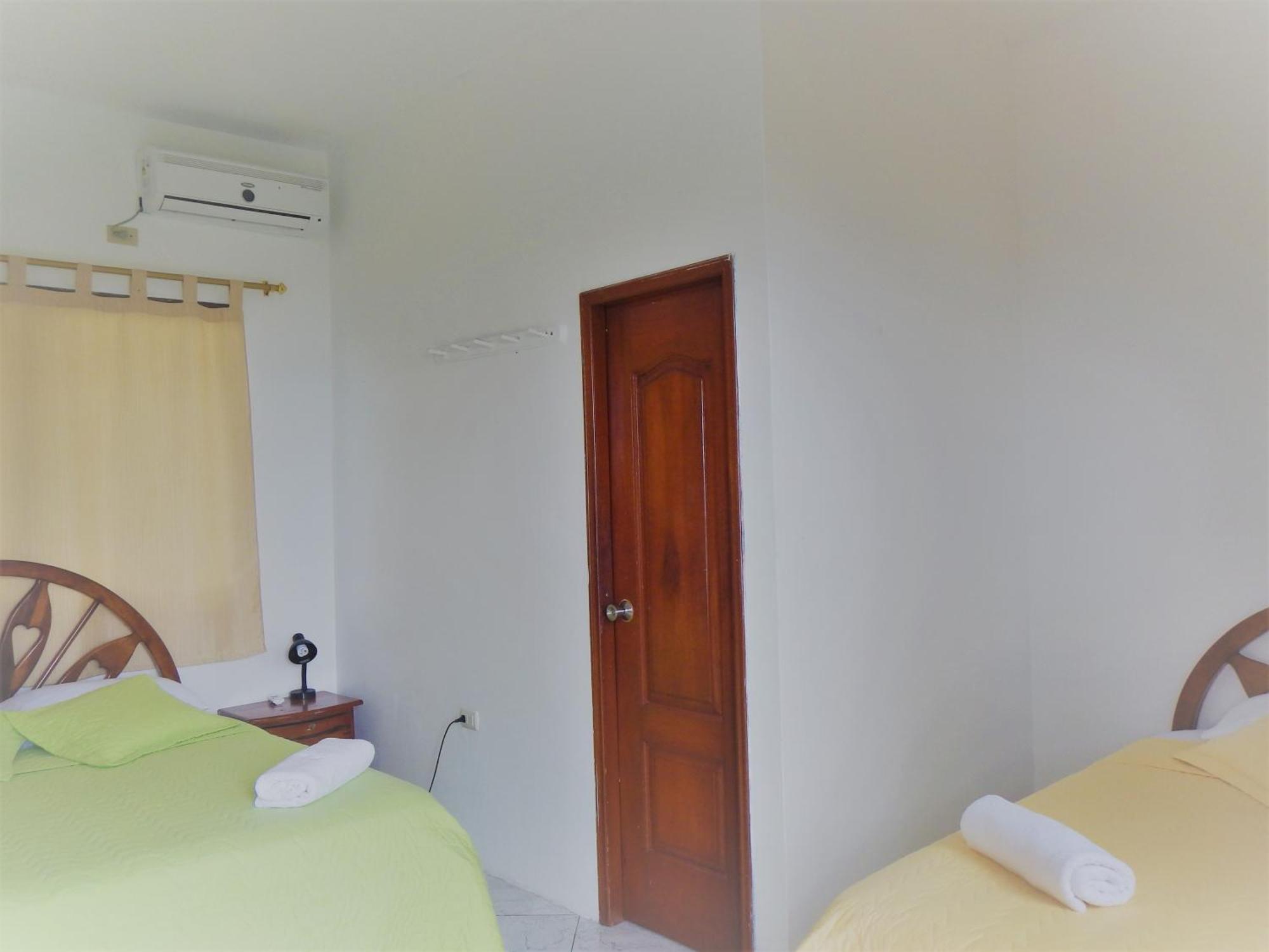 Hotel La Jungla Puerto Villamil Buitenkant foto