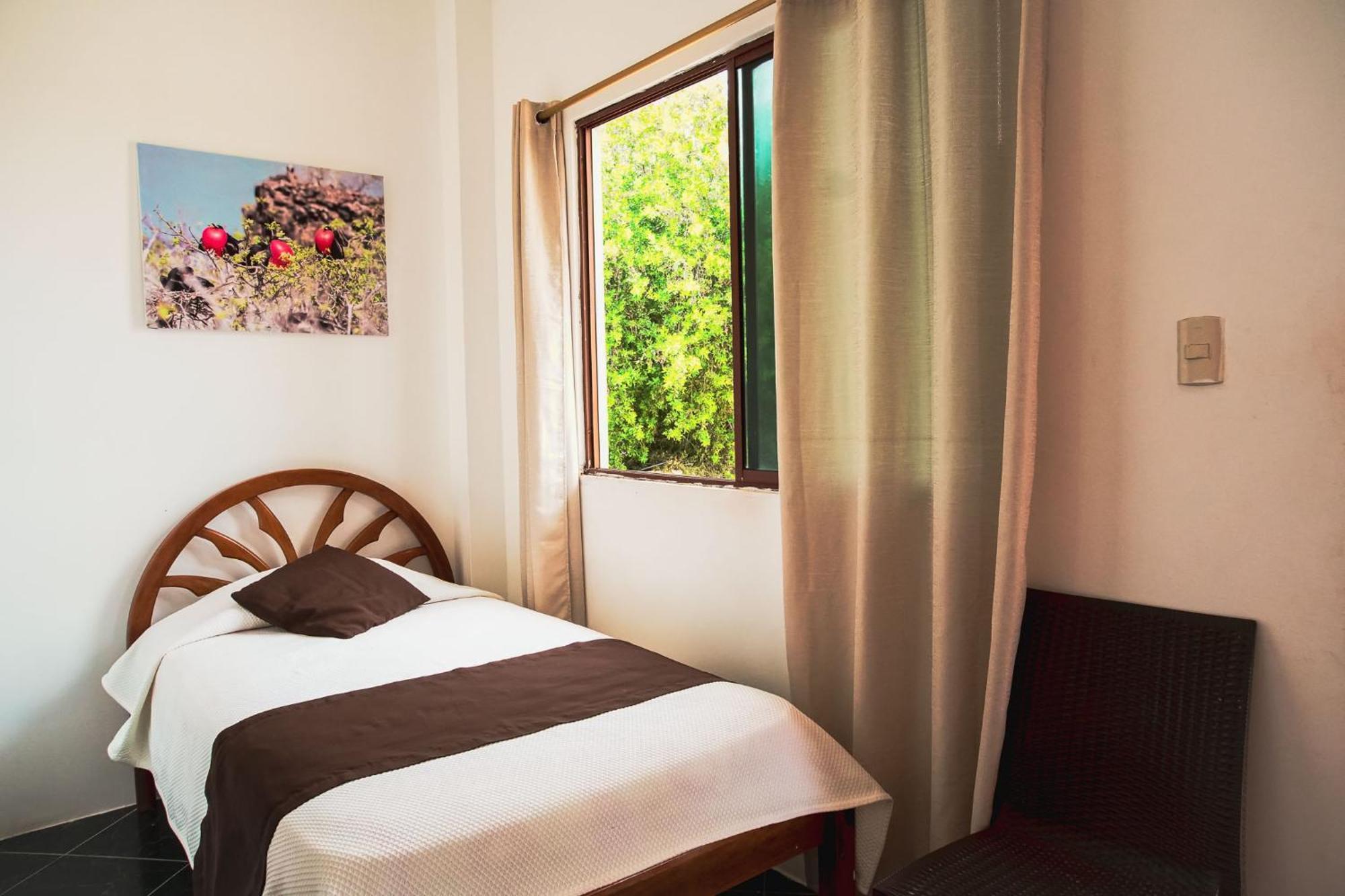 Hotel La Jungla Puerto Villamil Buitenkant foto