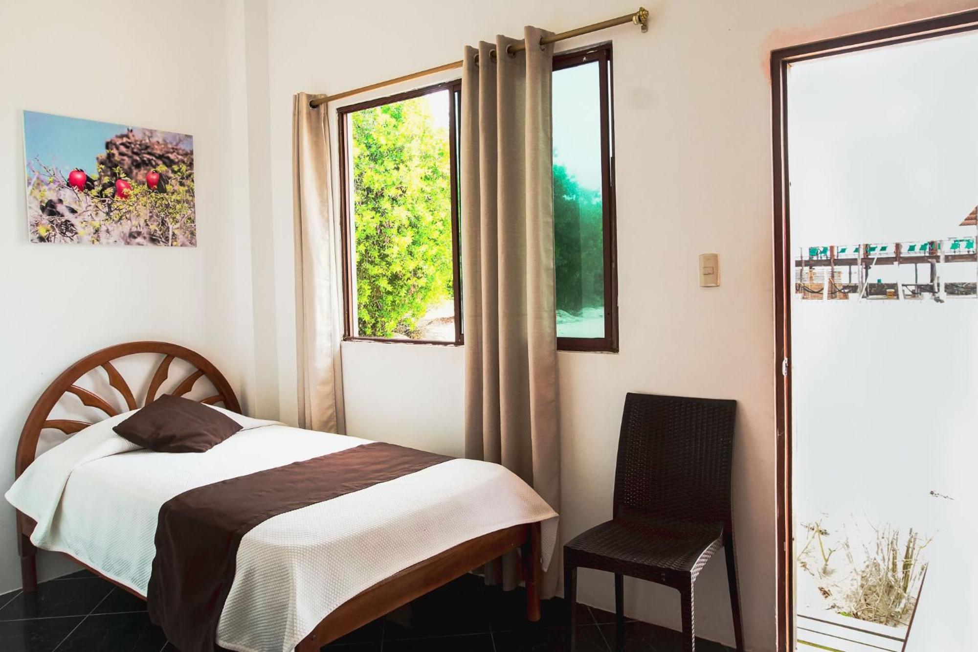 Hotel La Jungla Puerto Villamil Buitenkant foto