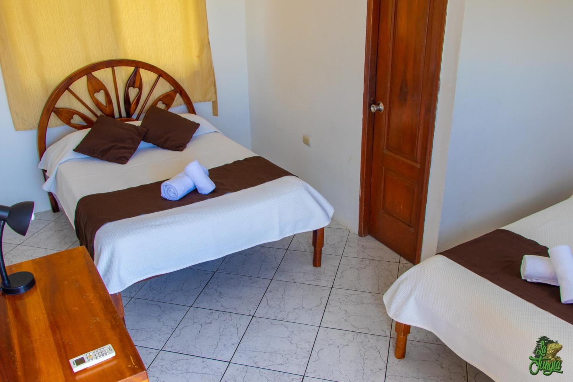 Hotel La Jungla Puerto Villamil Buitenkant foto