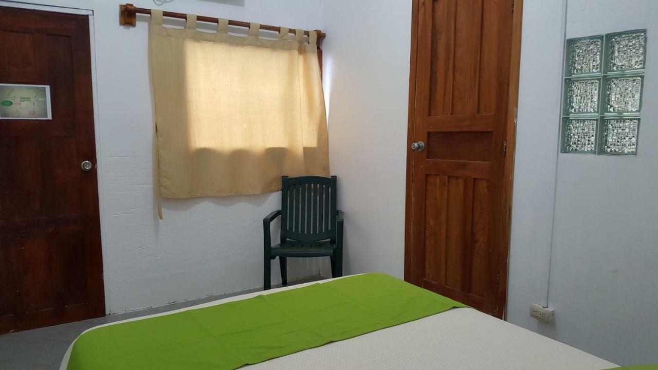Hotel La Jungla Puerto Villamil Buitenkant foto
