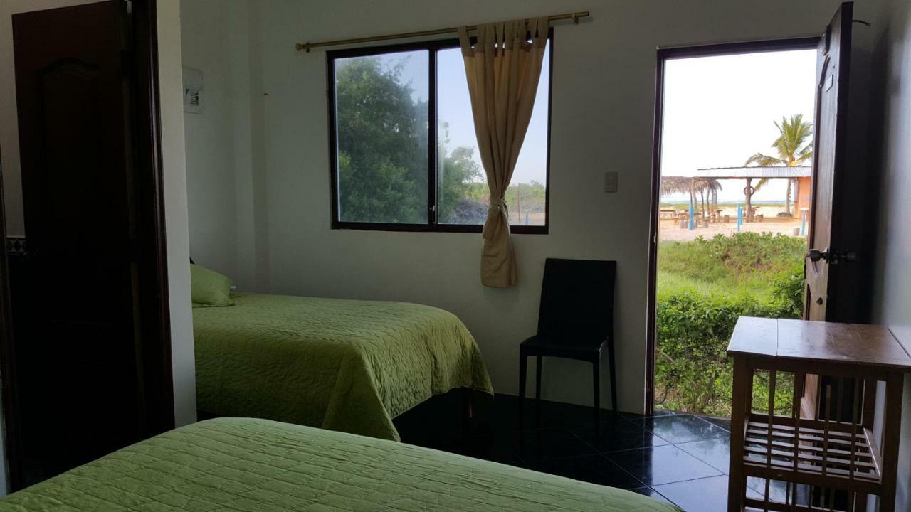 Hotel La Jungla Puerto Villamil Buitenkant foto